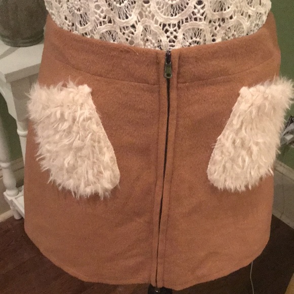Fun fall faux fur mini! - Picture 4 of 6